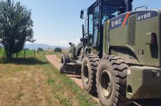 Припадници Војске Србије на задатку санације путева