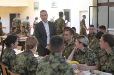 Minister Stefanović has lunch with Military Academy cadets