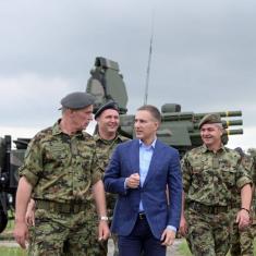 Minister Stefanović visits 250th Air Defence Missile Brigade