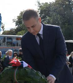 Minister Stefanović Lays Wreath on the Occasion of Anniversary of Death of Major Milan Tepić