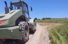 Припадници Војске Србије на задатку санације путева