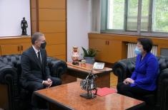 Sastanak ministra Stefanovića sa ambasadorkom Kine Čen Bo