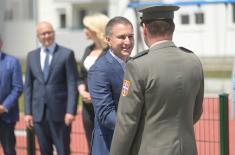 Minister Stefanović hands over apartment keys to members of security forces in Novi Sad