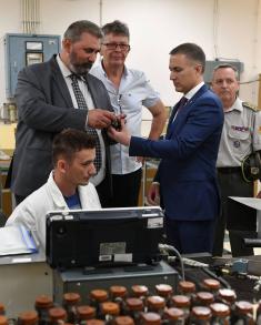 Minister Stefanović visits “Teleoptik-Gyroscopes" Company