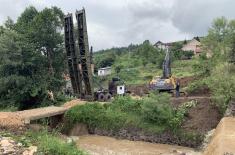 Serbian Armed Forces install temporary bridge near Novi Pazar