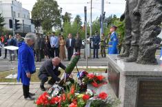 Minister Stefanović Lays Wreath on the Occasion of Anniversary of Death of Major Milan Tepić