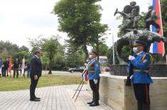 Председник Вучић положио венац на Споменик јунацима са Кошара 
