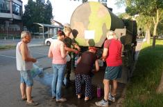 SAF members provide assistance to citizens of Kruševac