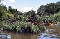 Scouts train to navigate around submerged obstacles