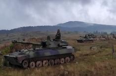 Training with Gvozdika self-propelled howitzers