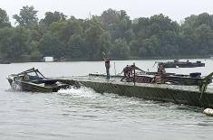 Pontoon units dismantle bridge to Lido Beach