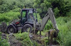 Serbian Armed Forces help clean up flood control infrastructure