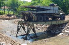 Serbian Armed Forces install bridge in the village of Sirča