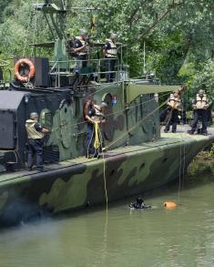 Minister Stefanović attends tactical live-fire exercise “ Tisza 2022“