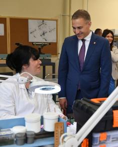 Minister Stefanović visits “Teleoptik-Gyroscopes" Company