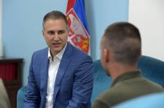 Minister Stefanović rewards military policeman Penić