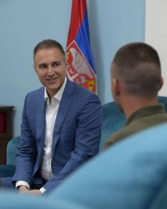 Minister Stefanović rewards military policeman Penić