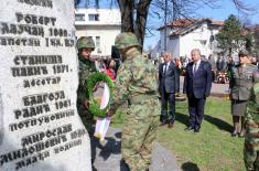 Министар Вучевић положио венац поводом Дана сећања на жртве НАТО агресије