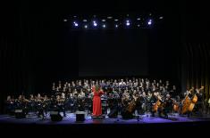 Ансамбл „Бинички“ публици поклања концерт поводом Дана Војске Србије