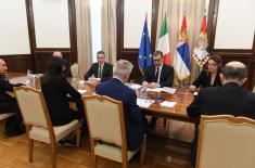 Sastanak predsednika Vučića sa ministrom odbrane Republike Italije 