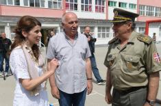 Generals Diković and Bartman Visited the Primary School “Svetozar Marković“ in Kraljevo