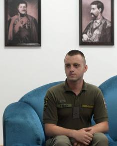 Minister Stefanović rewards military policeman Penić