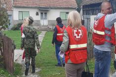Military physicians provide assistance to village residents in Loznica and Ražanj