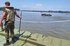 Војска Србије поставила понтонски мост до плаже Лидо