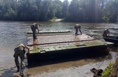 Припреме за постављање моста преко Велике Мораве код Свилајнца