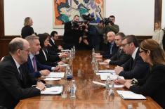 Sastanak predsednika Vučića sa ministrom odbrane Republike Italije 