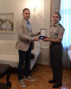 Minister Stefanović presents awards to students of military schools for results achieved
