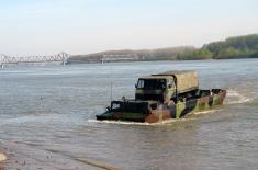 Engineer training in overcoming water obstacles