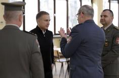 Minister Stefanović at lunch with Military Academy cadets and Reserve Officers Course participants