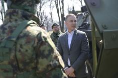 Minister Stefanović visits SAF units in Kraljevo garrison