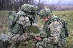 Modern gun howitzer crews in training