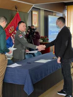 Signing of voluntary military service and Reserve Officers’ Course contracts