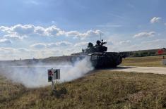 NCOs serving in armoured units do stationary camp