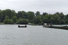 Pontoon units dismantle bridge to Lido Beach