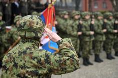 Call for young people to apply for voluntary military service