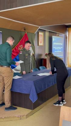Svečano potpisivanje ugovora za dobrovoljno služenje vojnog roka i kurs rezervnih oficira