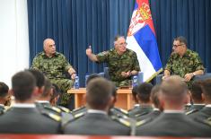 Начелник Генералштаба са будућим официрима Војске Србије