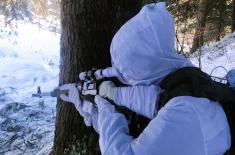 Reconnaissance units undergo routine cold-weather training