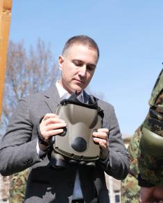 Minister Stefanović visits SAF units in Kraljevo garrison