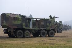 Modern gun howitzer crews in training
