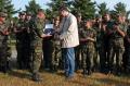 Министар Вучић на ускршње јутро са ракеташима у Зуцама 