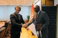 Министар одбране примио амбасадора Анголе