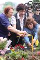 Minister lays wreaths on the memorial stone in Varvarin