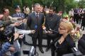 Minister lays wreaths on the memorial stone in Varvarin