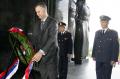 Министар Шутановац положио венац на Споменик незнаном јунаку на Авали