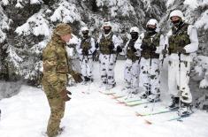 Members of Military Academy and British Armed Forces conduct joint cold-weather training